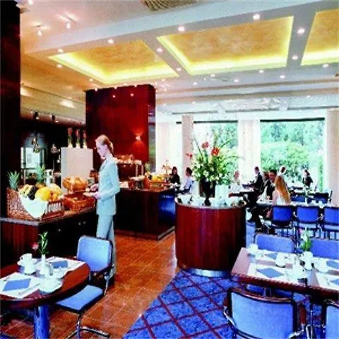 Wyndham Berlin Excelsior Hotel 4*,